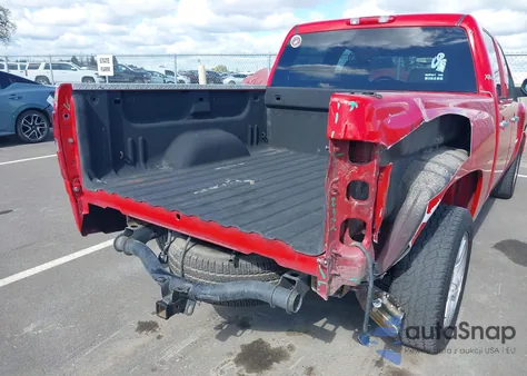 2011 Chevrolet Silverado 1500 Lt z USA, uszkodzony, nr VIN 3GCPKSE33BG196473